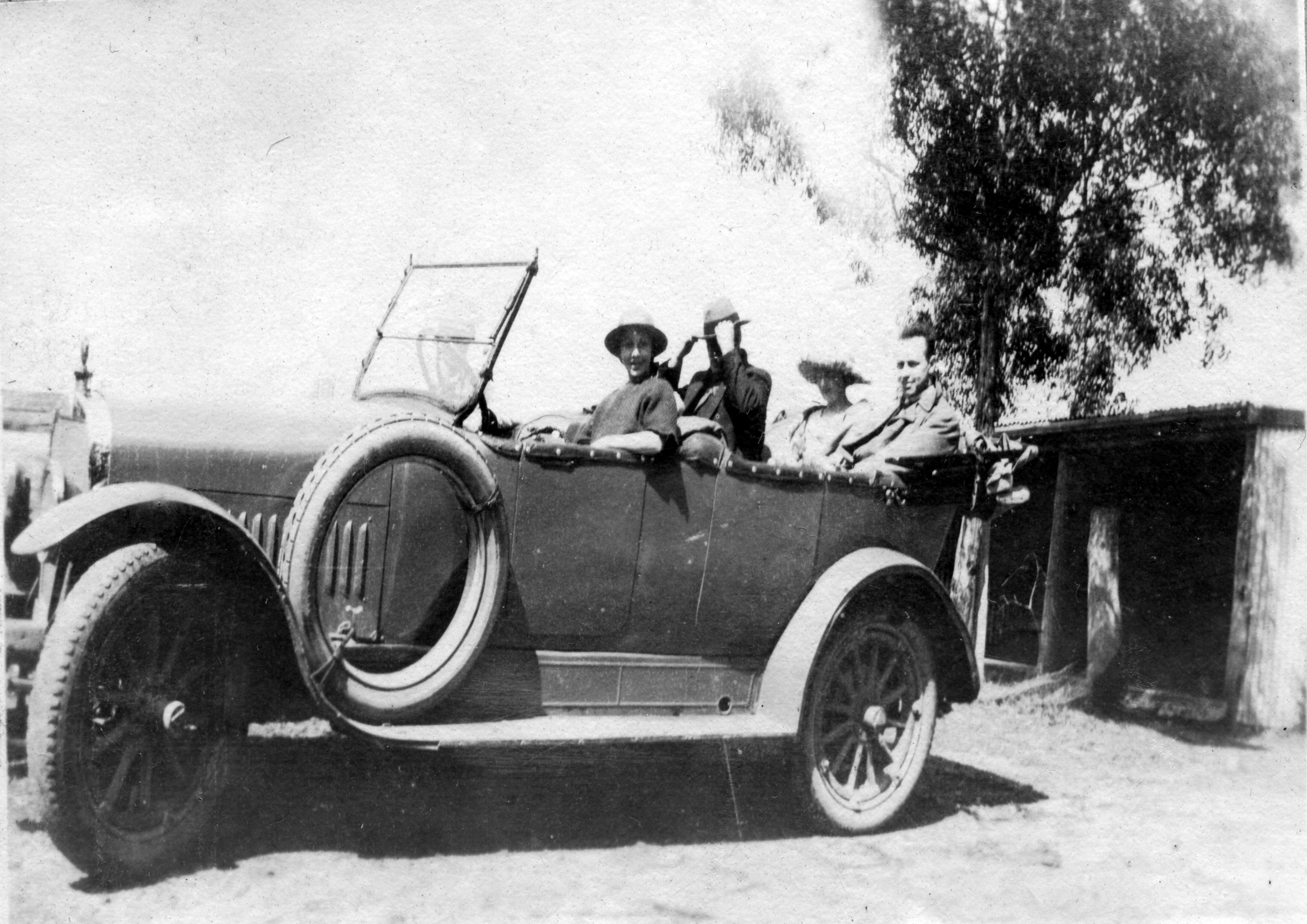 Moss Vale touring car c1921